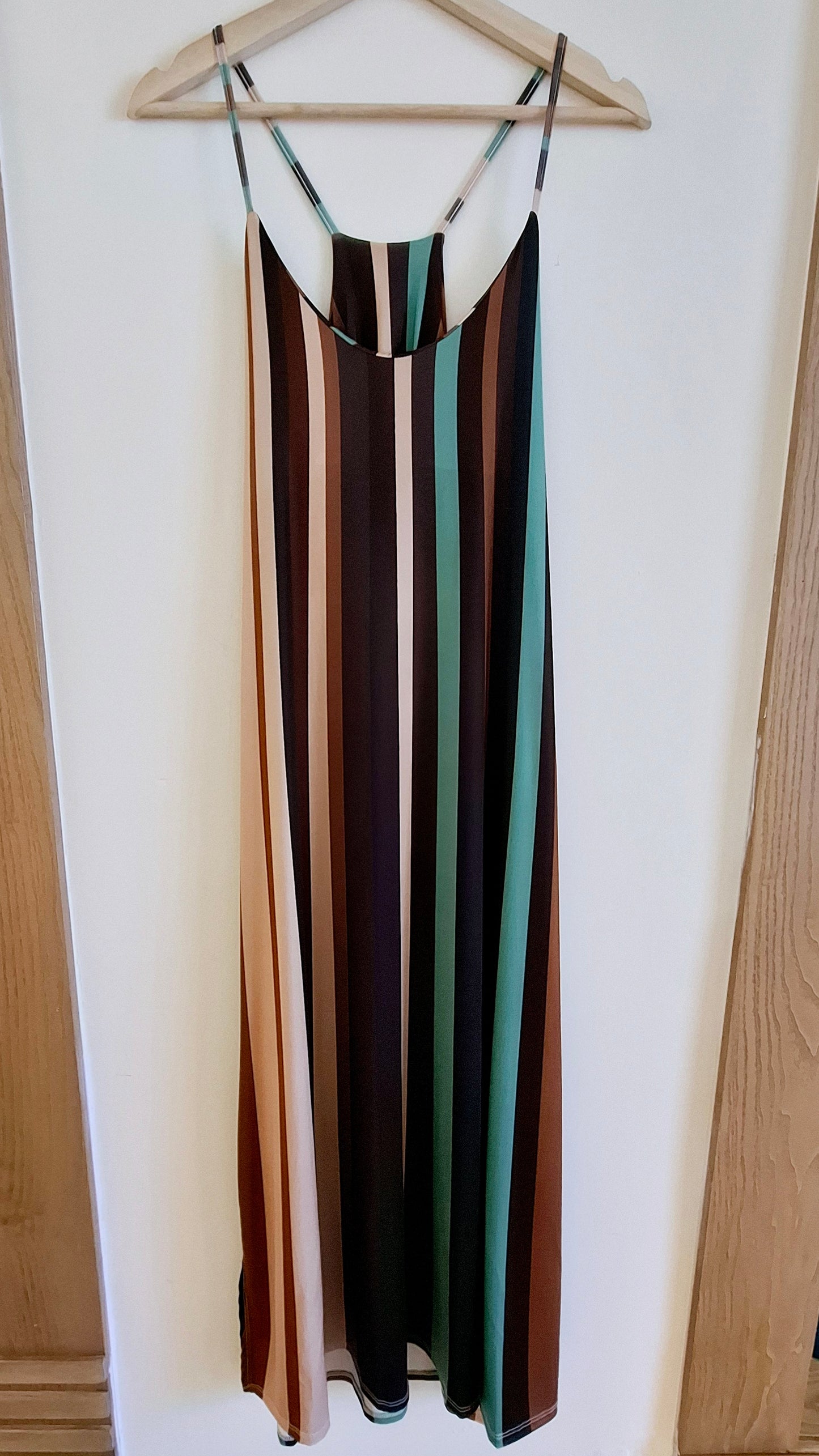 Vestido Sicilia rayas marrón chocolate