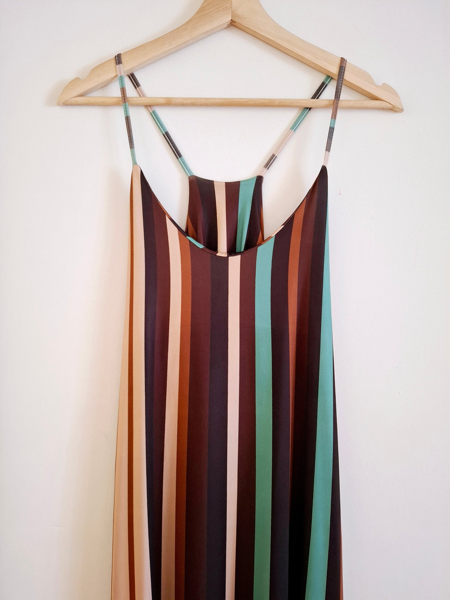 Vestido Sicilia rayas marrón chocolate